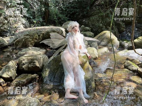 从无颜小天使wy的旅拍里，摘一些美图资源，觉得名字起得真绝！