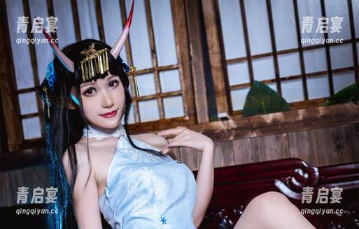 无处不在的美图壁纸，木之本果与柴郡的音乐劲爆结合，创造出一座美学暴风中的孤岛。