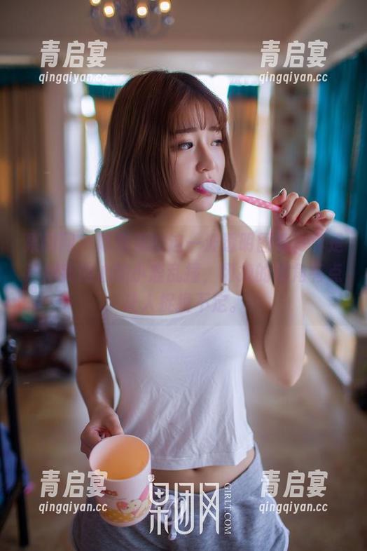 果团网-陈雅漫 果团网 - 陈雅漫的这一波透明图集,真是透得我内心的小鹿乱撞,切换的视角有点让人捉摸不定。