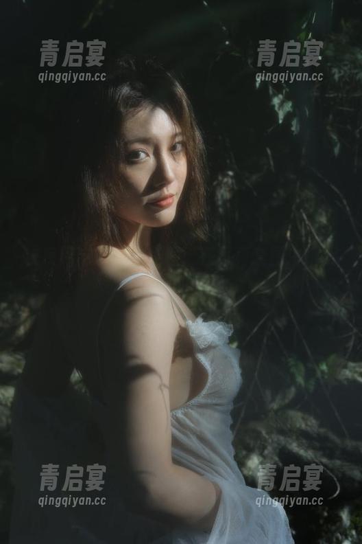 桃良阿宅的自拍线程：在写真套图中捕捉不到的时光