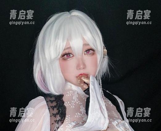 椒妮佐仁黑色：当黑暗变得如此拉风的写真图册
