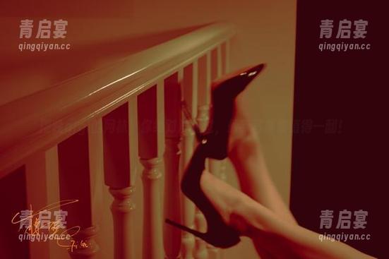 樱晚gigi的网袜，你绝对没见过，最新写真集值得一翻！