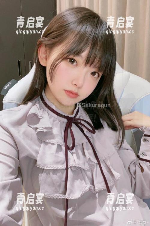 樱群最新原图：牛仔裤大作战，不小心被“潮”住了呢！