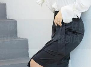 爱蜜社 – 你没见过的ceci牛仔裤，免费套图让你一秒变成走路的风景！