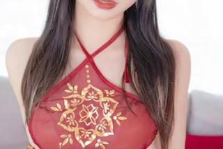神乐坂真冬的校服合集，让人不自觉“打量”