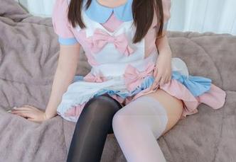 神乐坂真冬的电子相册：别致黑贞，才不怕冷！