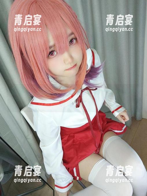 在神沢永莉的御姐写真里，每一张都像在诉说什么