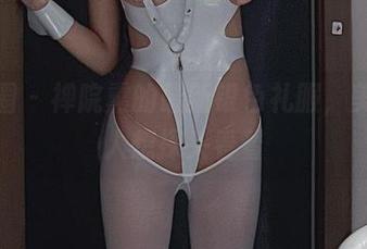微密圈 – 禅院熏的最新银色礼服，美图让人想探头看看