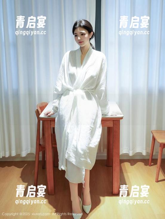 秀人网-Carol周妍希 秀人网 - 潜伏于Carol周妍希的泳池原图,快来瞧这资源里的一阵波澜!