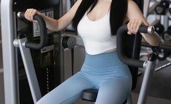 秀人网 – 南乔的修女图集：她是你的邻家姐姐还是教堂里的女神？