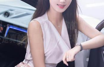 秀人网 – 夏可馨amii，你的私房图集是不是真的只靠“白”来吸引我？