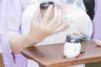 秀人网 – 白沫的写真集，一脚踏入童颜，另一脚却在细腰与长腿之间徘徊。