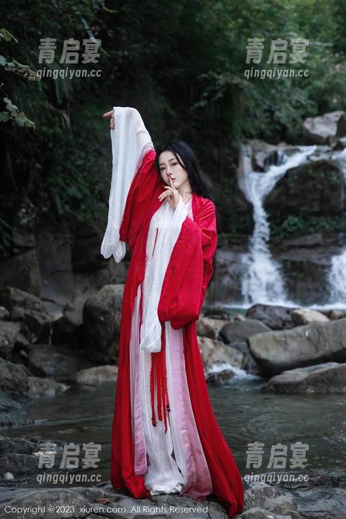 秀人网-赵惟依coco 秀人网 - 赵惟依coco图集:看她的美足是如何征服一切的?