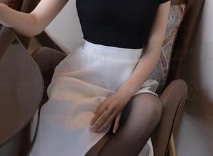 秀人网 – 笔者眼中的“软软子”——每一张睡衣写真都像是梦游八公山！