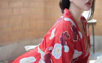秀人网 – 金悦汐的厨娘套图：不只是在做饭，还在打眼球