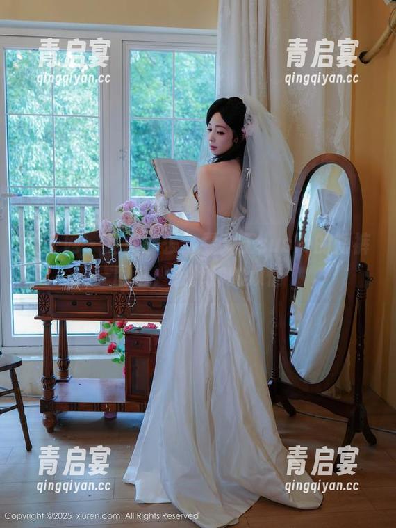秀人网-雯大王susie 秀人网 - 免费拿去,雯大王susie的短裤图包,丢掉你的烦恼