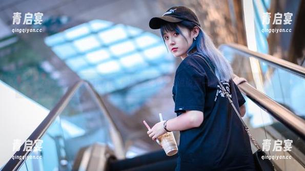 最新制服闲聊图片：和秋楚楚不秃头说说那一层布料的故事