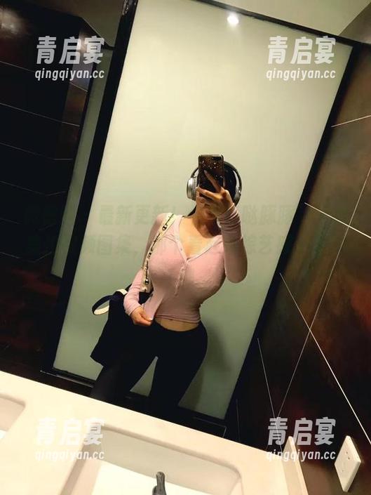 微密圈 - 最新更新！“紫色哒豚豚”早期美拍视频图集，那个看起来综艺感十足的她
