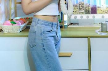 绮梦摄影 – 写真里的晨晨，校服显得很文化，哦，那扎得松松的马尾真的绝了～