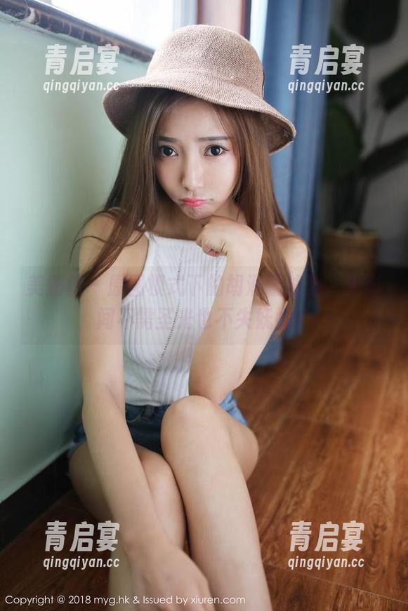 美媛馆-胡润曦 美媛馆 - 原图模式下的胡润曦泳池,光影间不需圣光也不失妩媚!