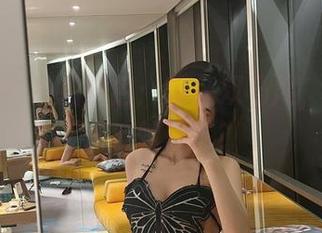微密圈 – 私拍图包：葛征双马尾，玛丽苏式反转日常？