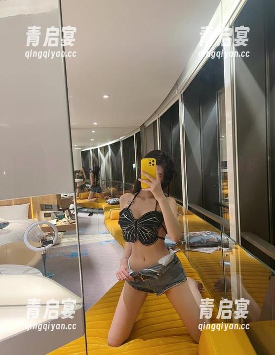 微密圈 - 私拍图包：葛征双马尾，玛丽苏式反转日常？
