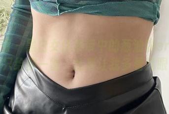 微密圈 – 黑白女仆吊带中的葱油饼er：原图只给你一瞥，合集让我多看几眼！