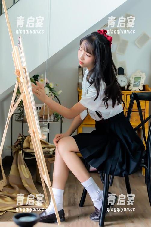 西呱呀呀呀 西呱呀呀呀的最新大作:美图里的穹妹,像风一样轻盈的存在。