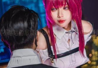 阿九从不咕咕的吊带COS，从诸多选择中脱颖而出。