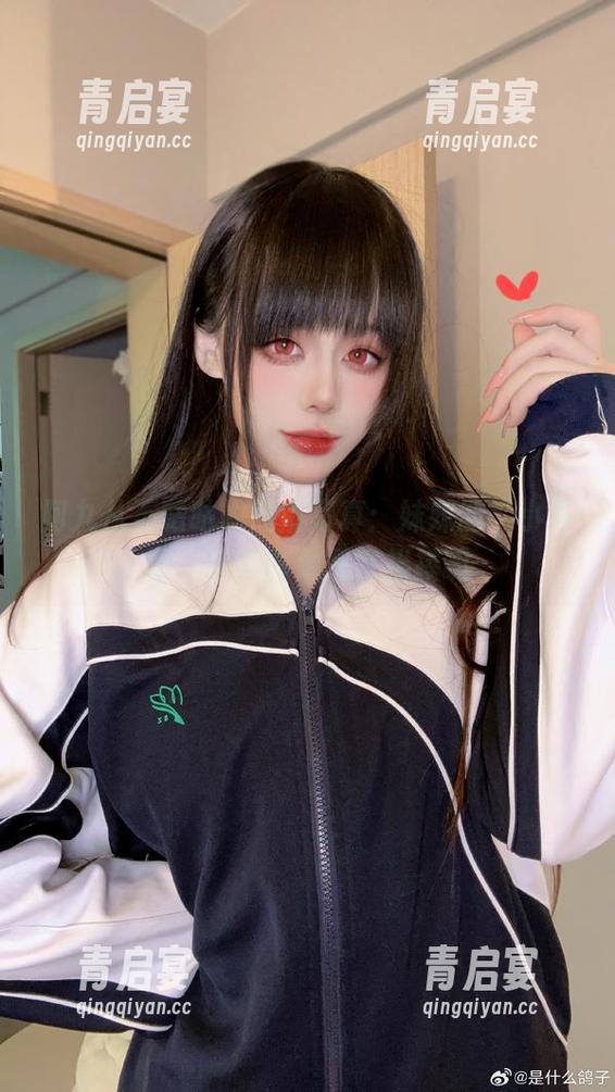 阿九从不咕咕的高清写真：妹妹的“小坏蛋”状态真像是在挨揍嘛