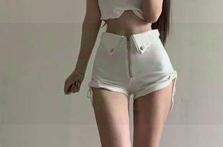 微密圈 – 当我看到陈佩奇的红裙全套写真，我以为自己看到了复古女神，从此要在家学舞步了。