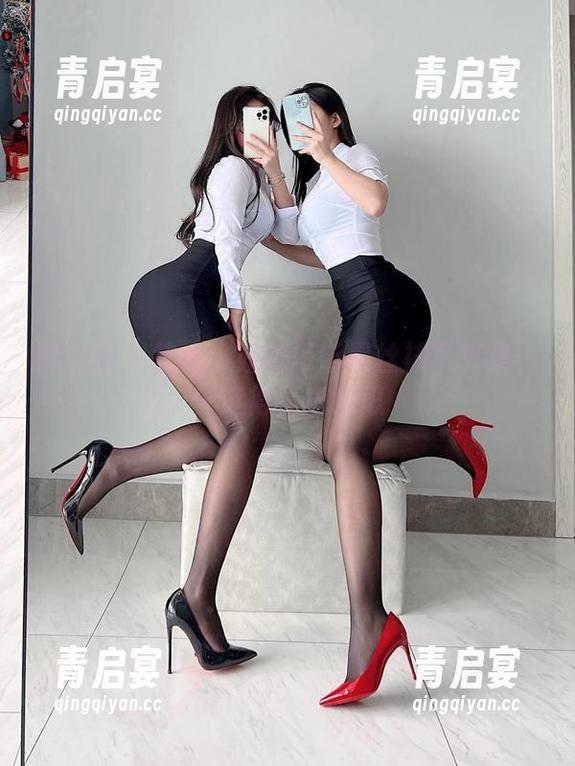 微密圈 - 陈大小姐的吊带黑丝袜写真集——选得真有意思
