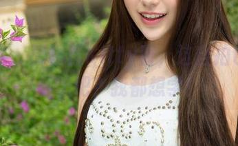 青豆客 – 施忆佳Kitty酱，这自拍也太会看了吧？我都想学！
